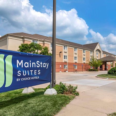Mainstay Suites Emporia Exterior photo