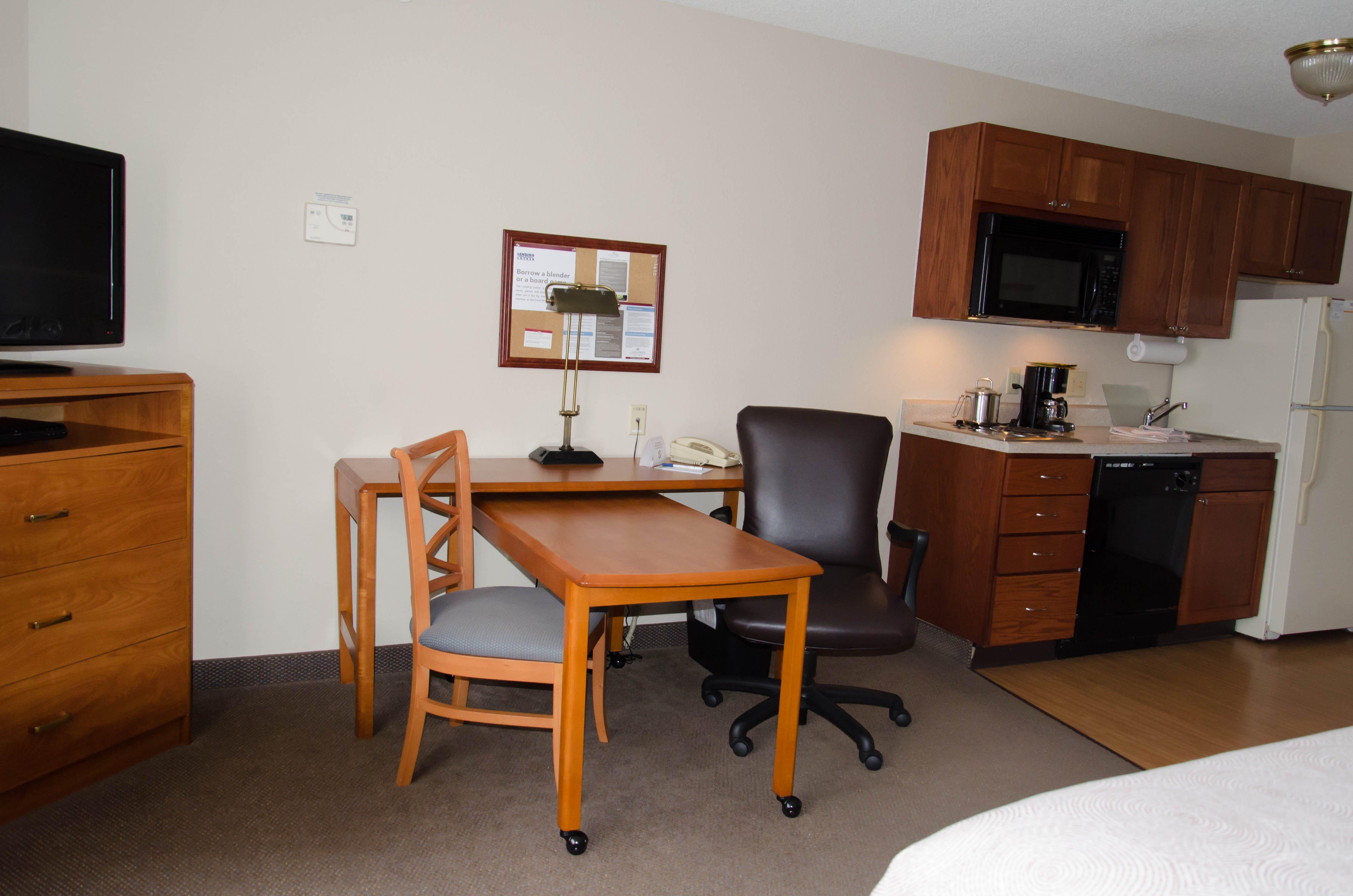 Mainstay Suites Emporia Exterior photo