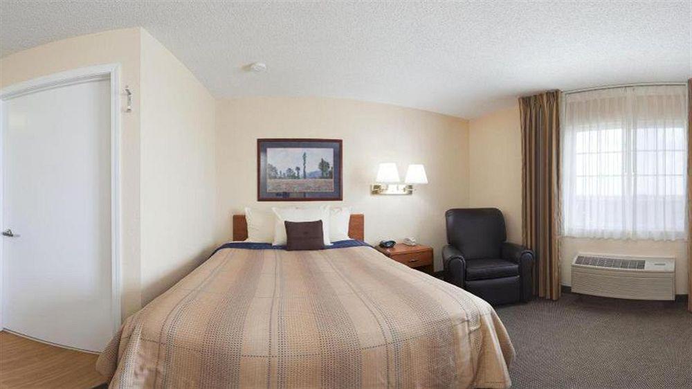 Mainstay Suites Emporia Exterior photo