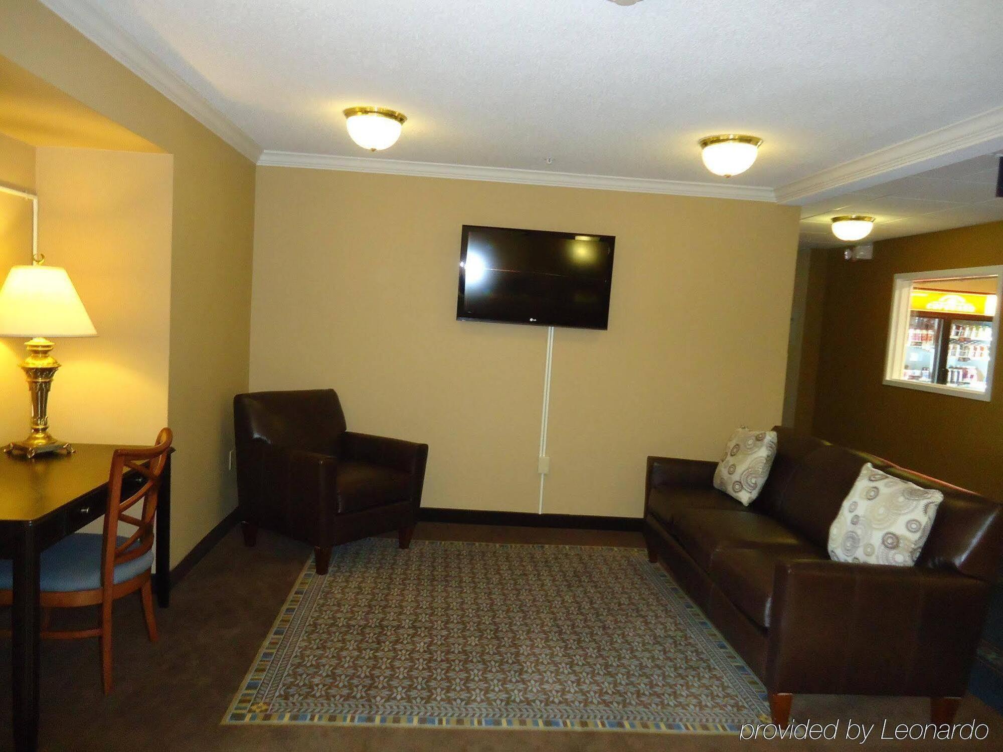 Mainstay Suites Emporia Exterior photo