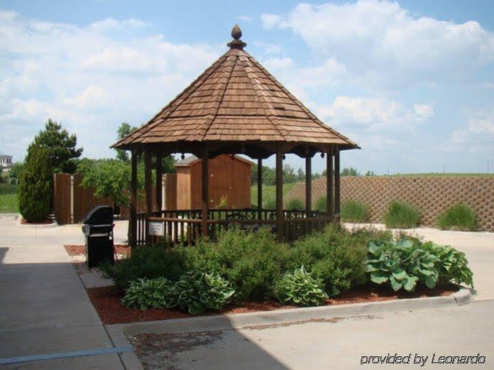 Mainstay Suites Emporia Exterior photo