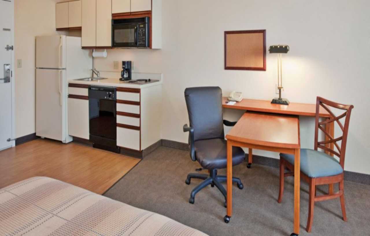Mainstay Suites Emporia Exterior photo